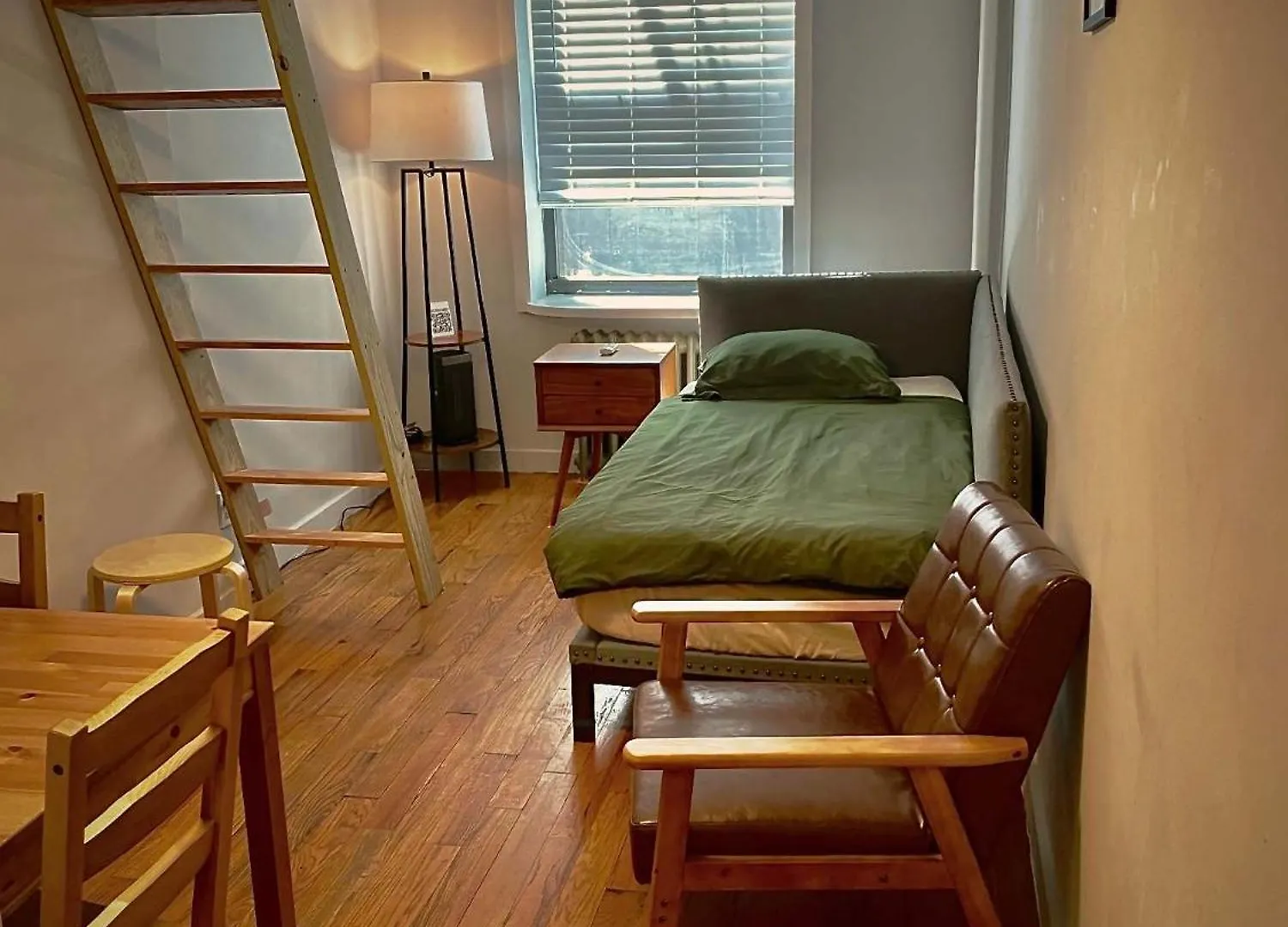Union Square Studio 4 With Shower - Shared Toilet location